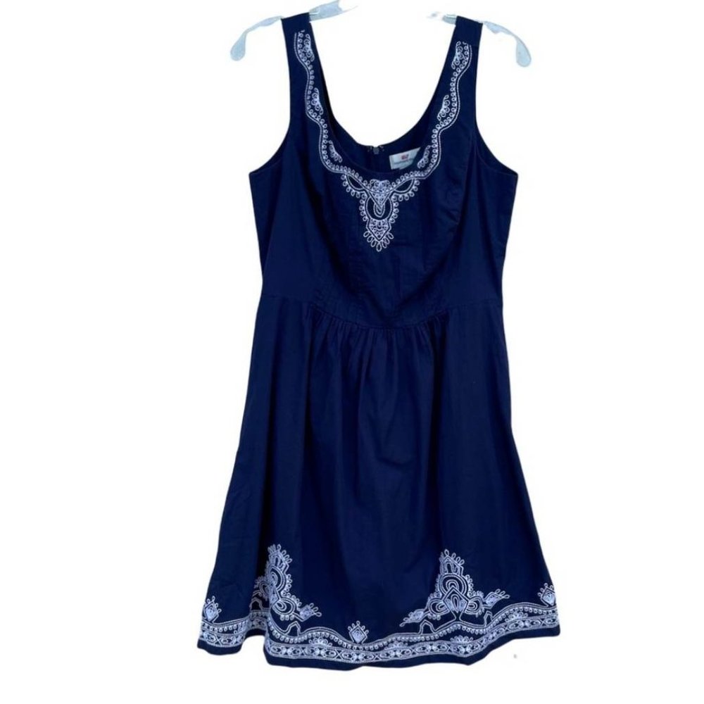 Vineyard Vines Embroidered fit N flare dress